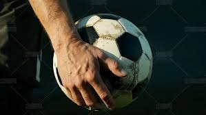 详解棒球规则中的打击区干扰判定当打者的脚部滑出白线区域